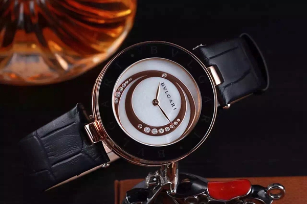 ブルガリ時計正面デザイン